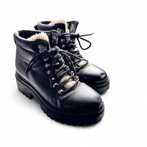 Marc Fisher Black Leather Combat Boots with Shearling Lining size 7 Lace Up